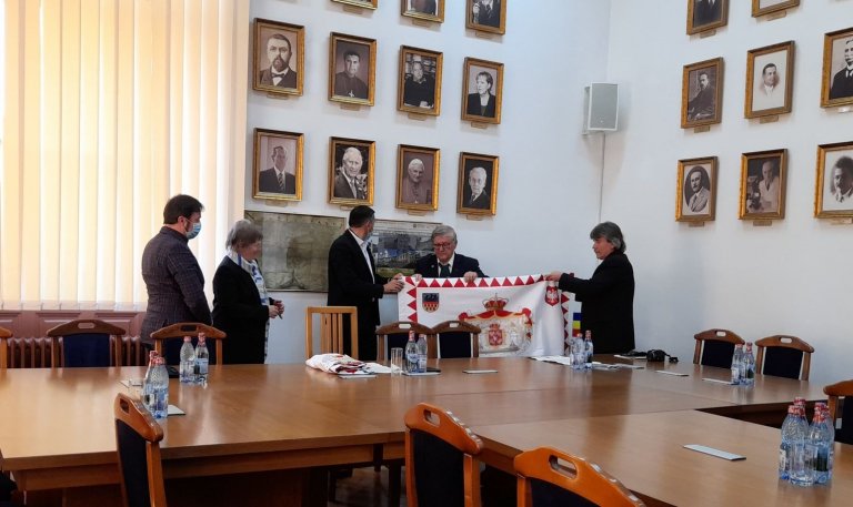 BBTE zászlóátadás